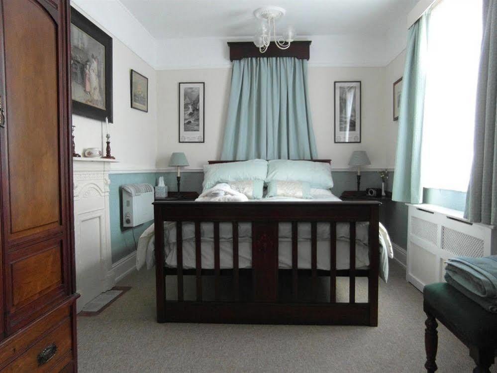 Saint Hilda'S House Bed & Breakfast วิทบี ภายนอก รูปภาพ