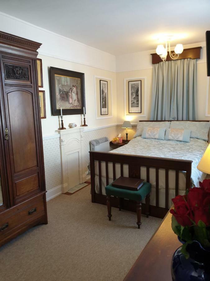 Saint Hilda'S House Bed & Breakfast วิทบี ภายนอก รูปภาพ