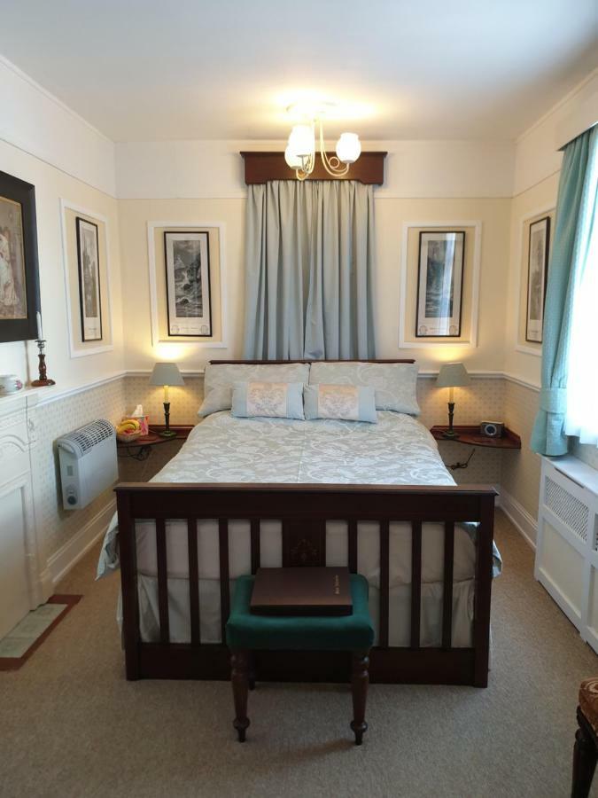 Saint Hilda'S House Bed & Breakfast วิทบี ภายนอก รูปภาพ