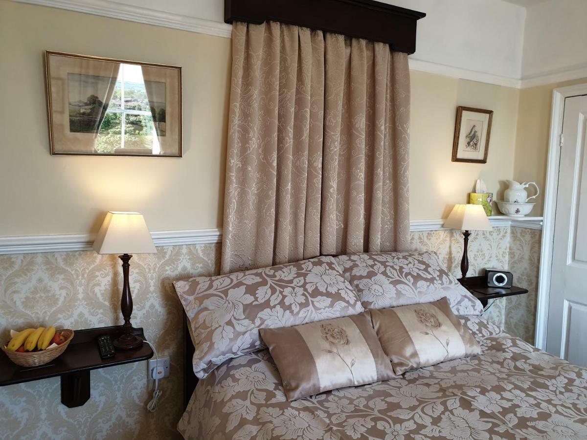 Saint Hilda'S House Bed & Breakfast วิทบี ภายนอก รูปภาพ