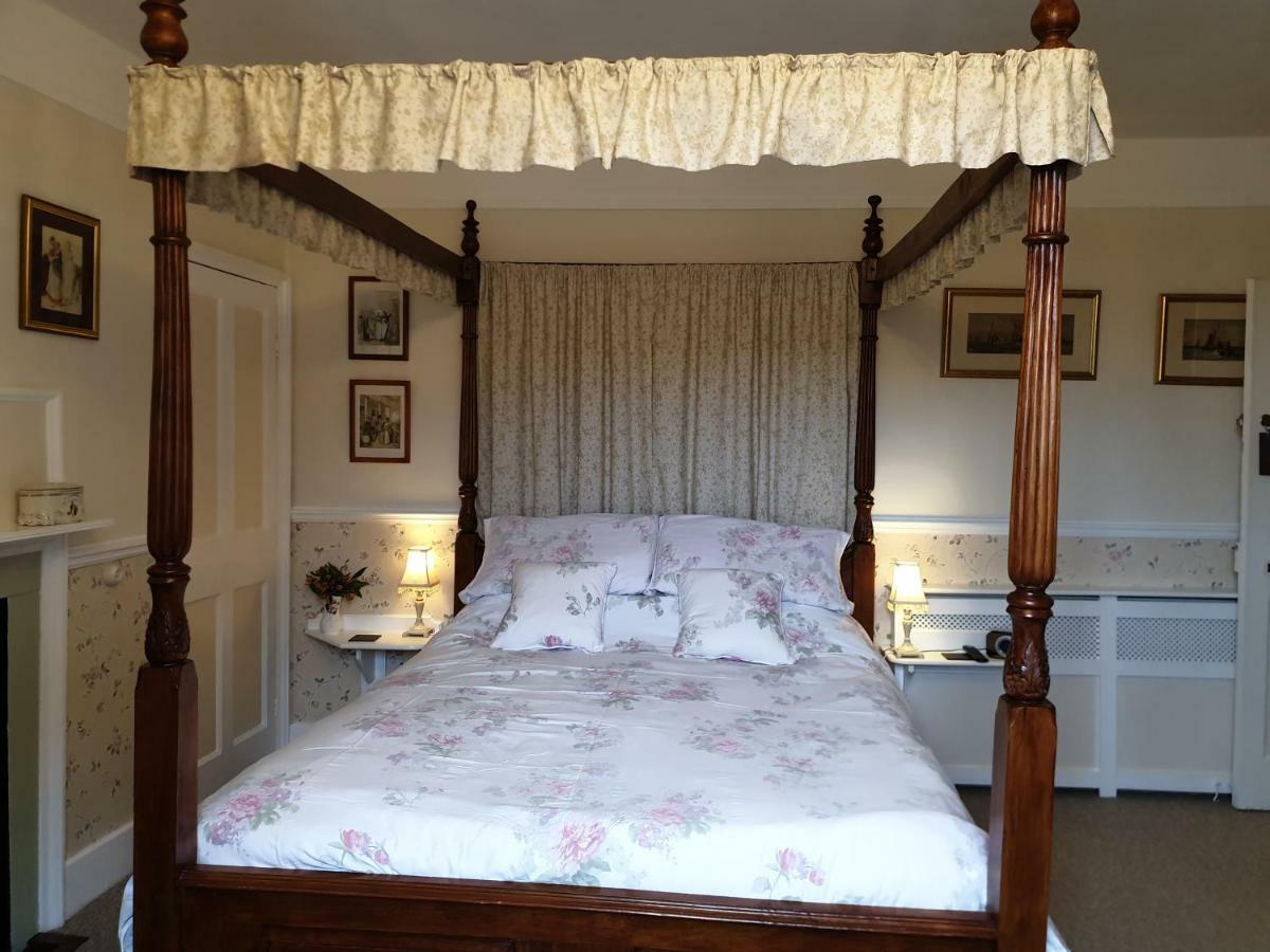Saint Hilda'S House Bed & Breakfast วิทบี ภายนอก รูปภาพ