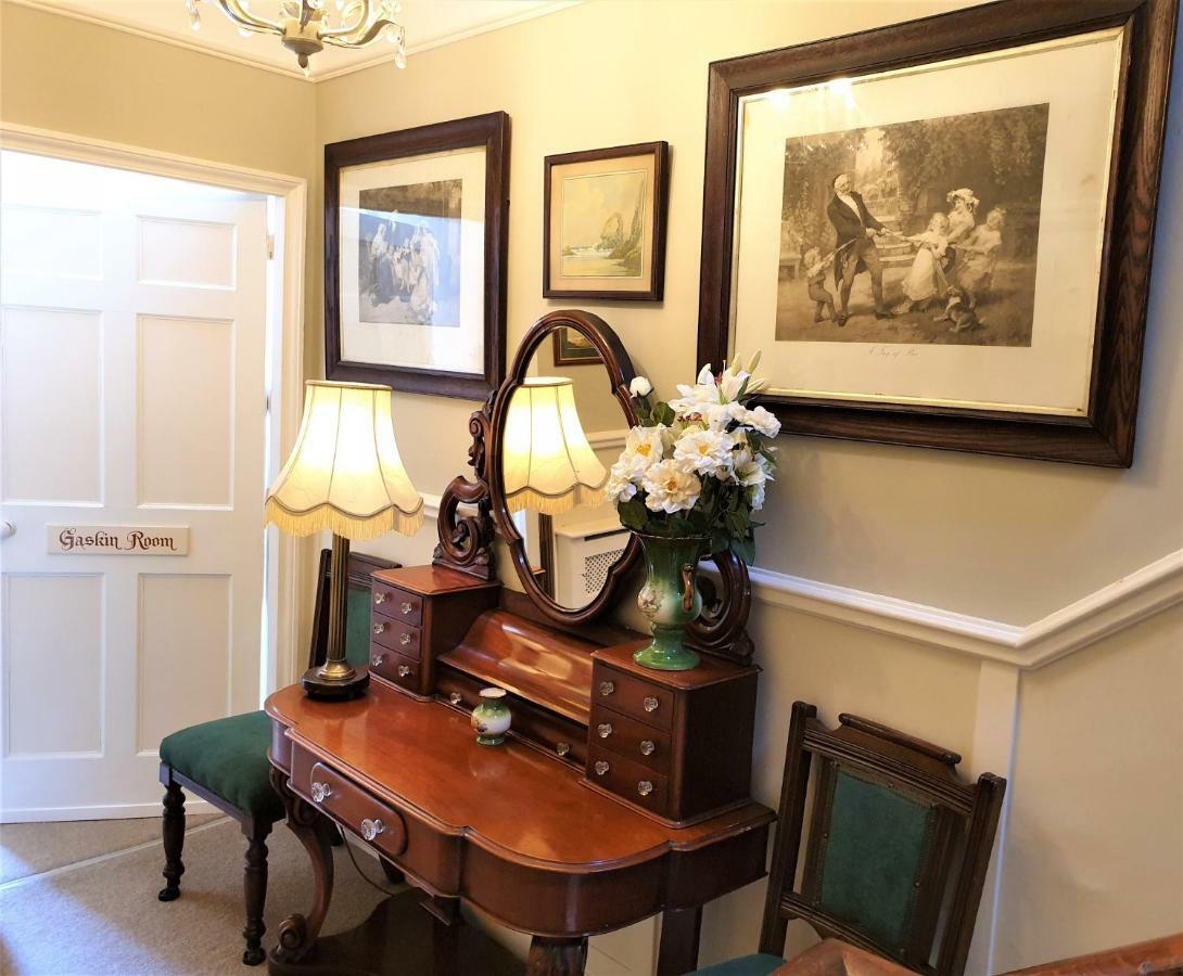 Saint Hilda'S House Bed & Breakfast วิทบี ภายนอก รูปภาพ